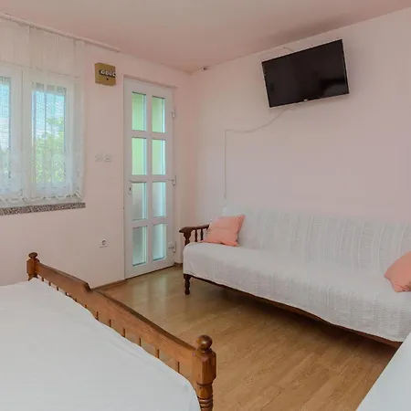 Cozy In Zukve Apartment Vrsi